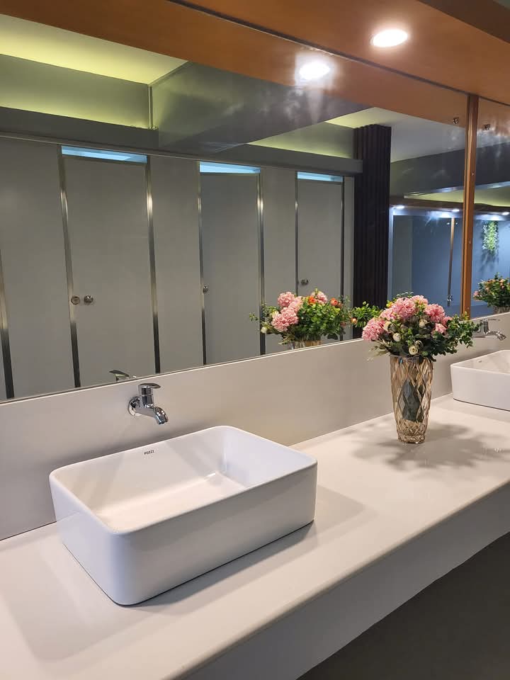 Female Comfort Room thumbnail 1