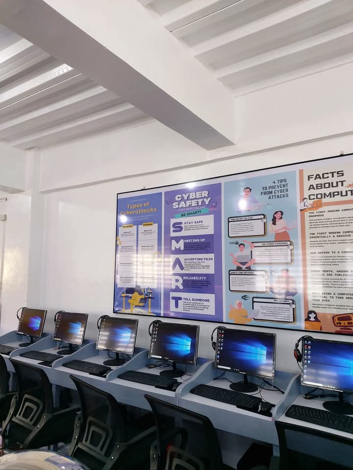 Computer Laboratory thumbnail 1